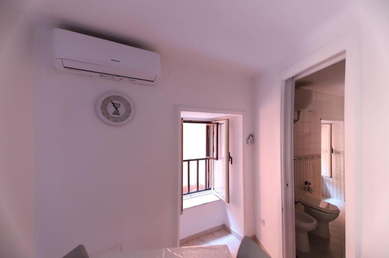 דירות נאפולי Casa In Piazza מראה חיצוני תמונה